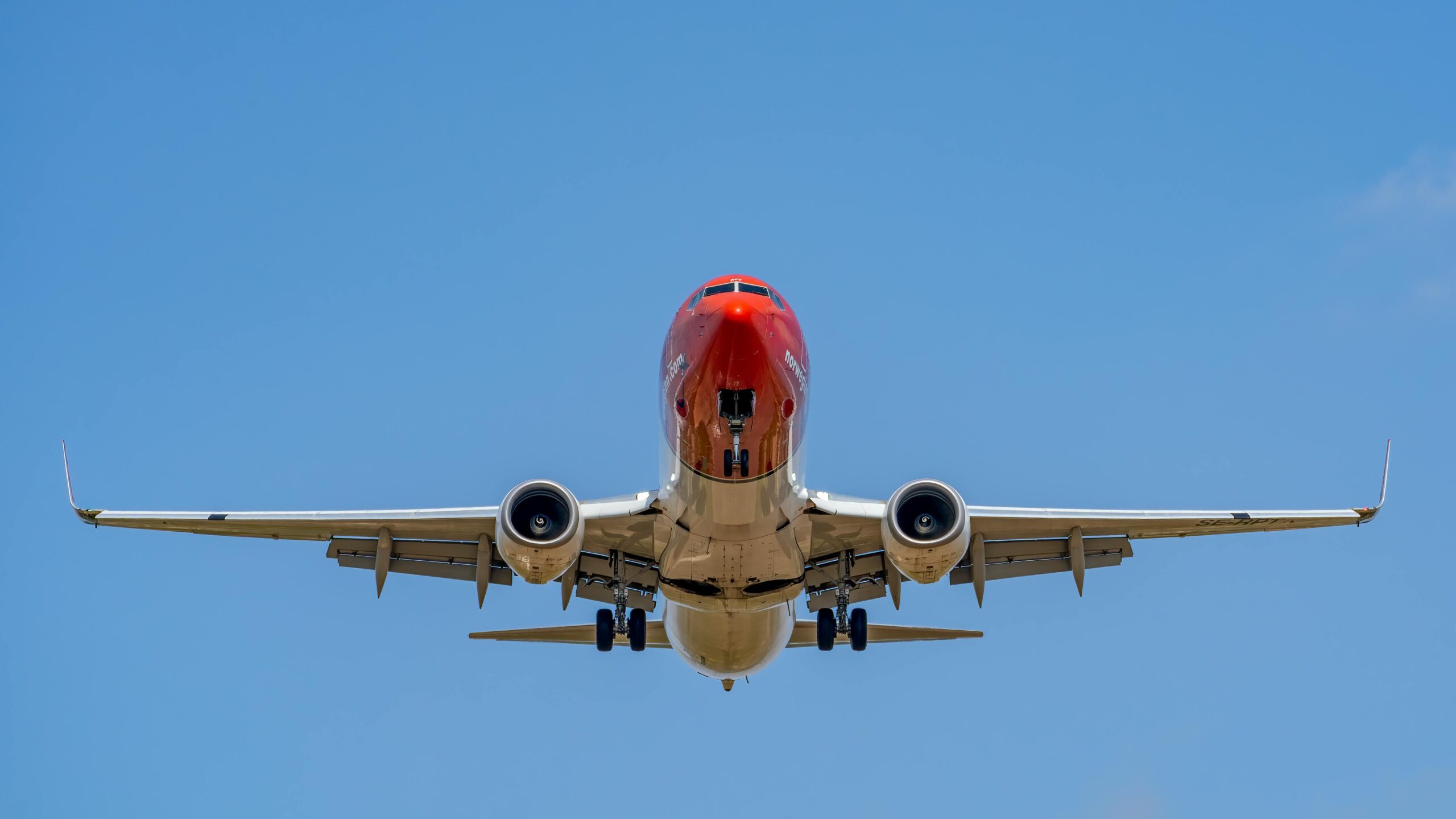 A Doctor’s Secret to Curing Jet Lag in 24 Hours